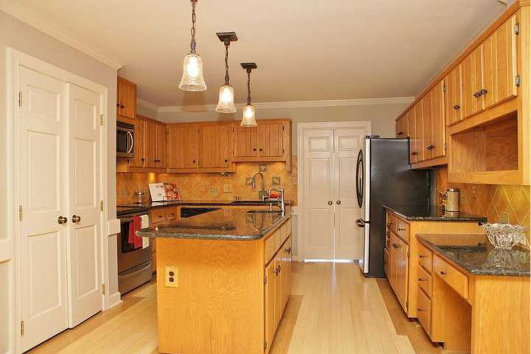 Before and After: Inspiring Kitchen Cabinet Refinishing Makeovers